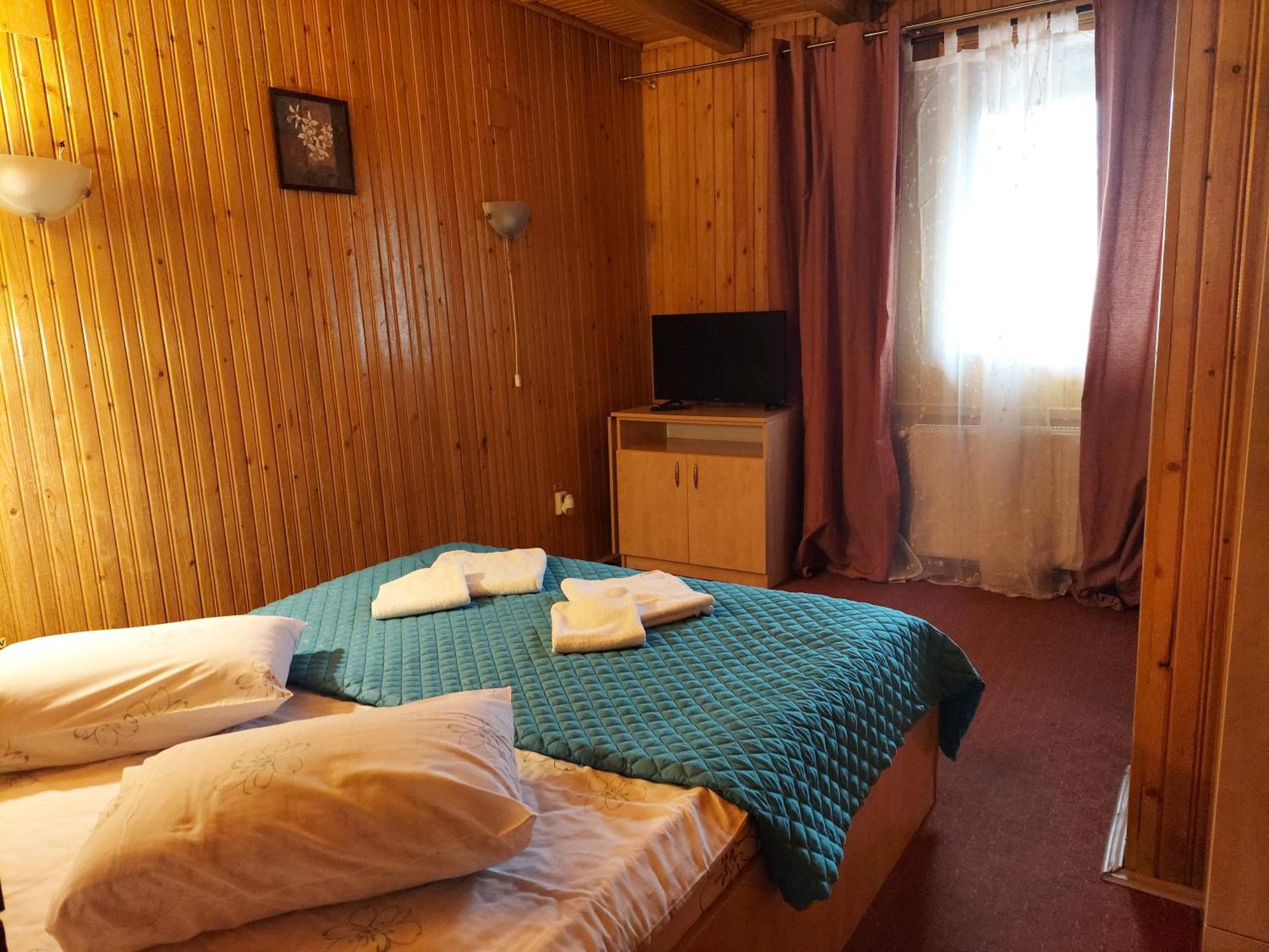 Pensiune Casa Barcaru Azuga Exteriör bild